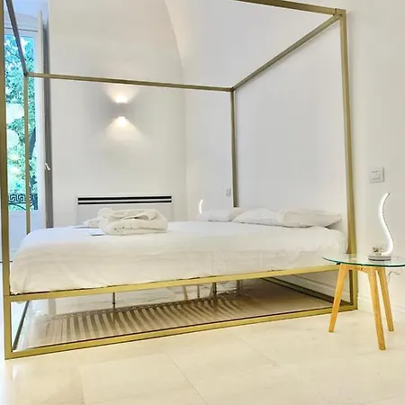 Federiciano White House - Center *